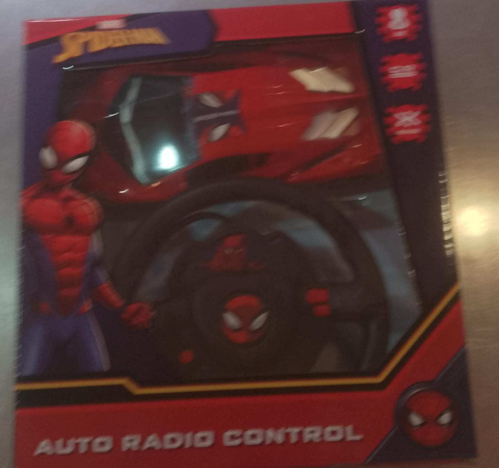 Auto con Control Spiderman